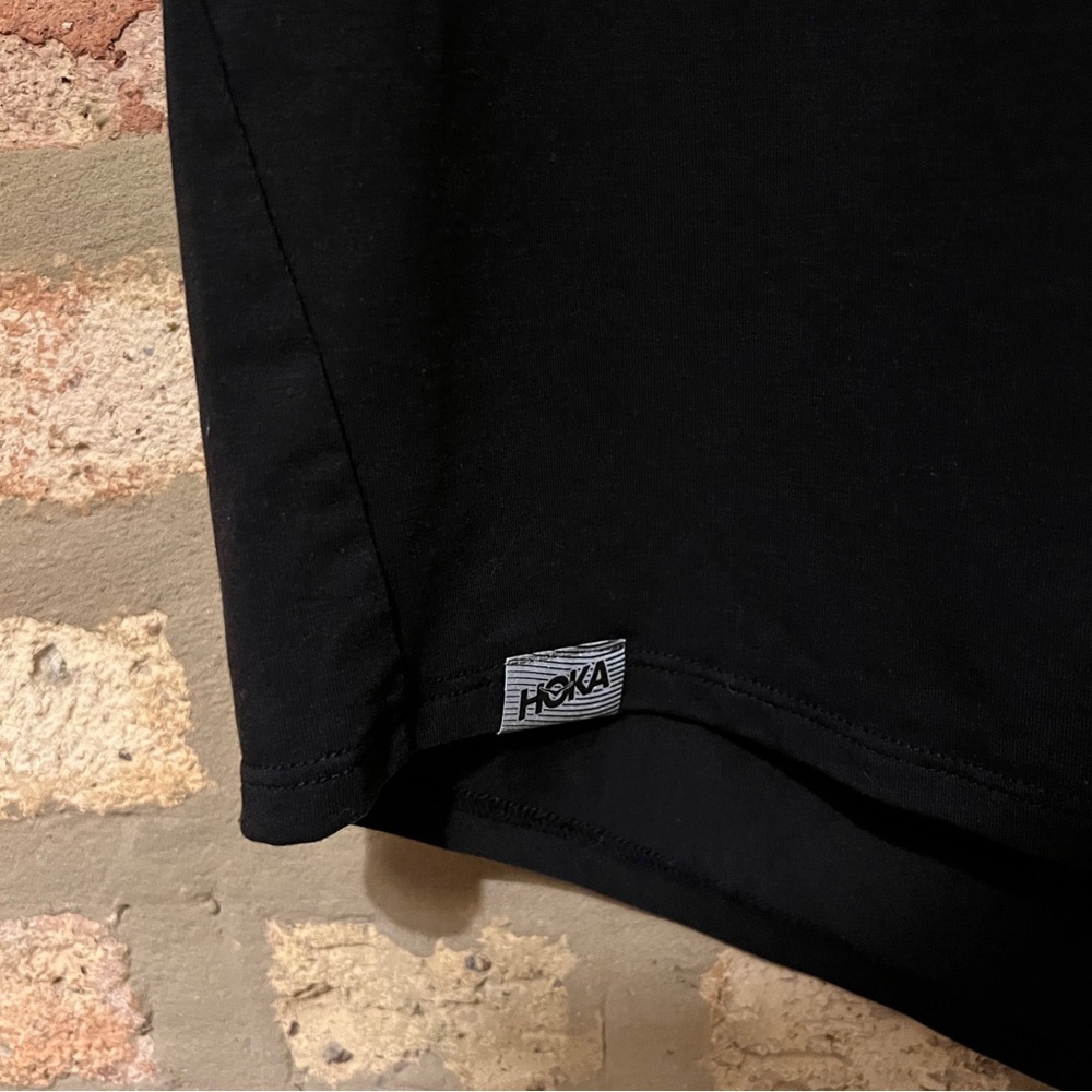 Women’s Hoka Essential Tee - Picture 2 of 3